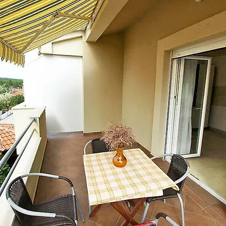 Seaside Apartment *